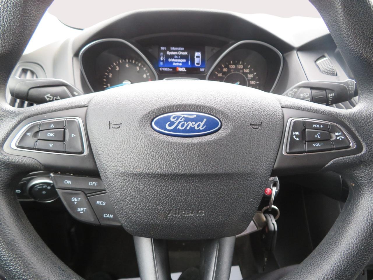 2016 Ford Focus 5DR HB SE Photo