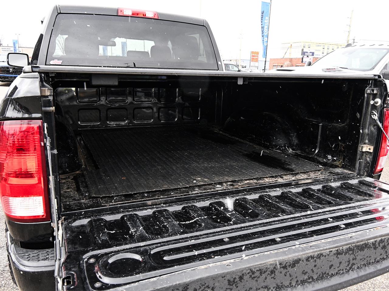 2017 RAM 1500 ST Crew Cab 4x4 ~Bluetooth ~Tonneau ~Backup Camera Photo