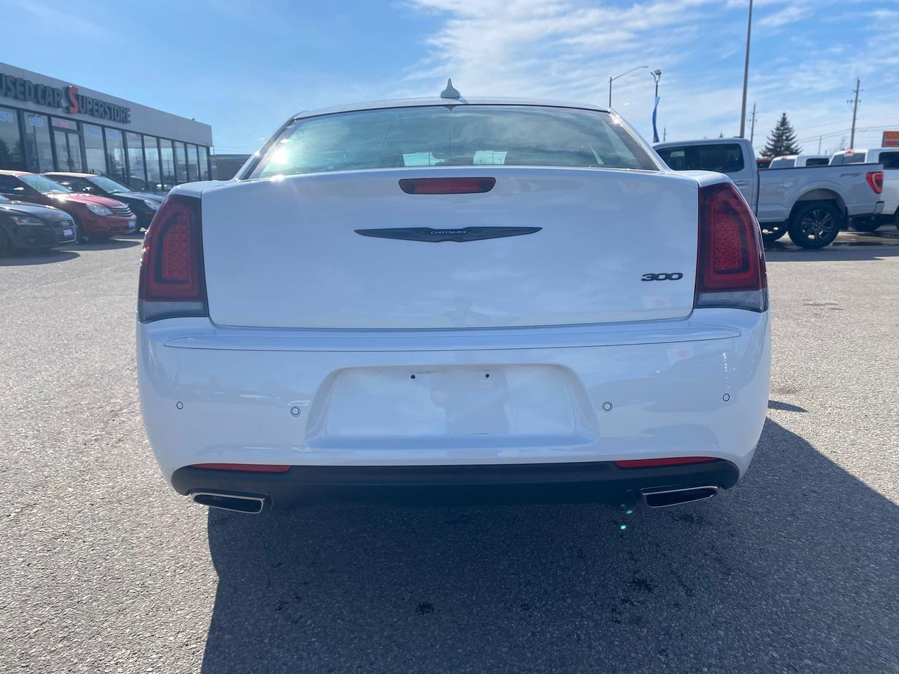 2023 Chrysler 300 Touring RWD ~Nav ~Heated Leather ~Blind Spot ~Cam Photo2