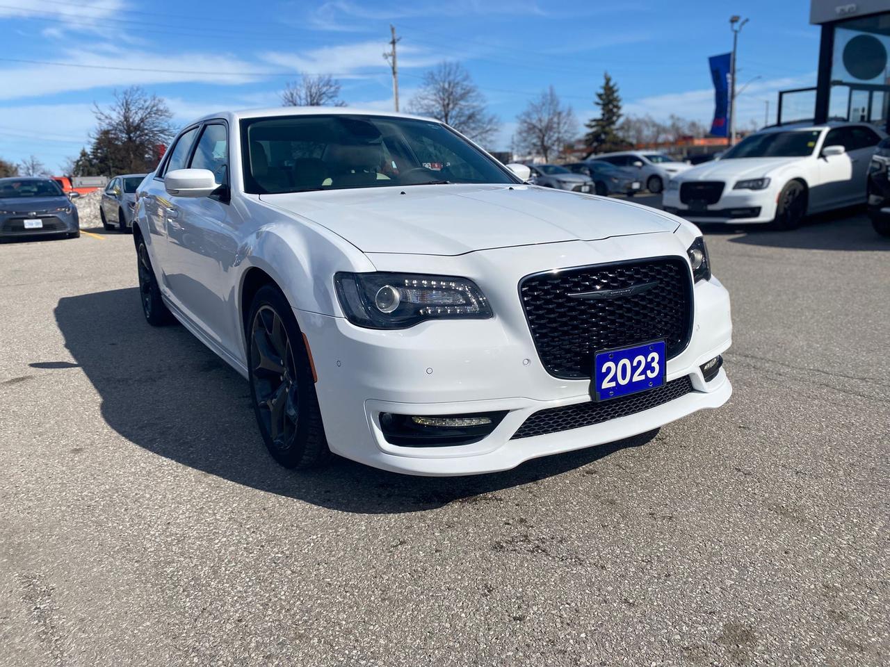 2023 Chrysler 300 Touring RWD ~Nav ~Heated Leather ~Blind Spot ~Cam Photo4