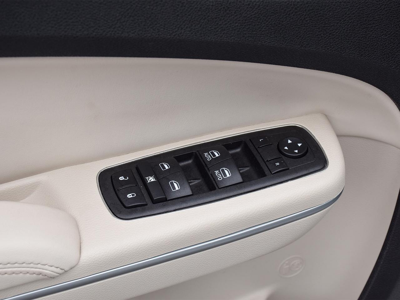 2023 Chrysler 300 Touring L ~Nav ~Camera ~Heated Leather ~Blind Spot Photo