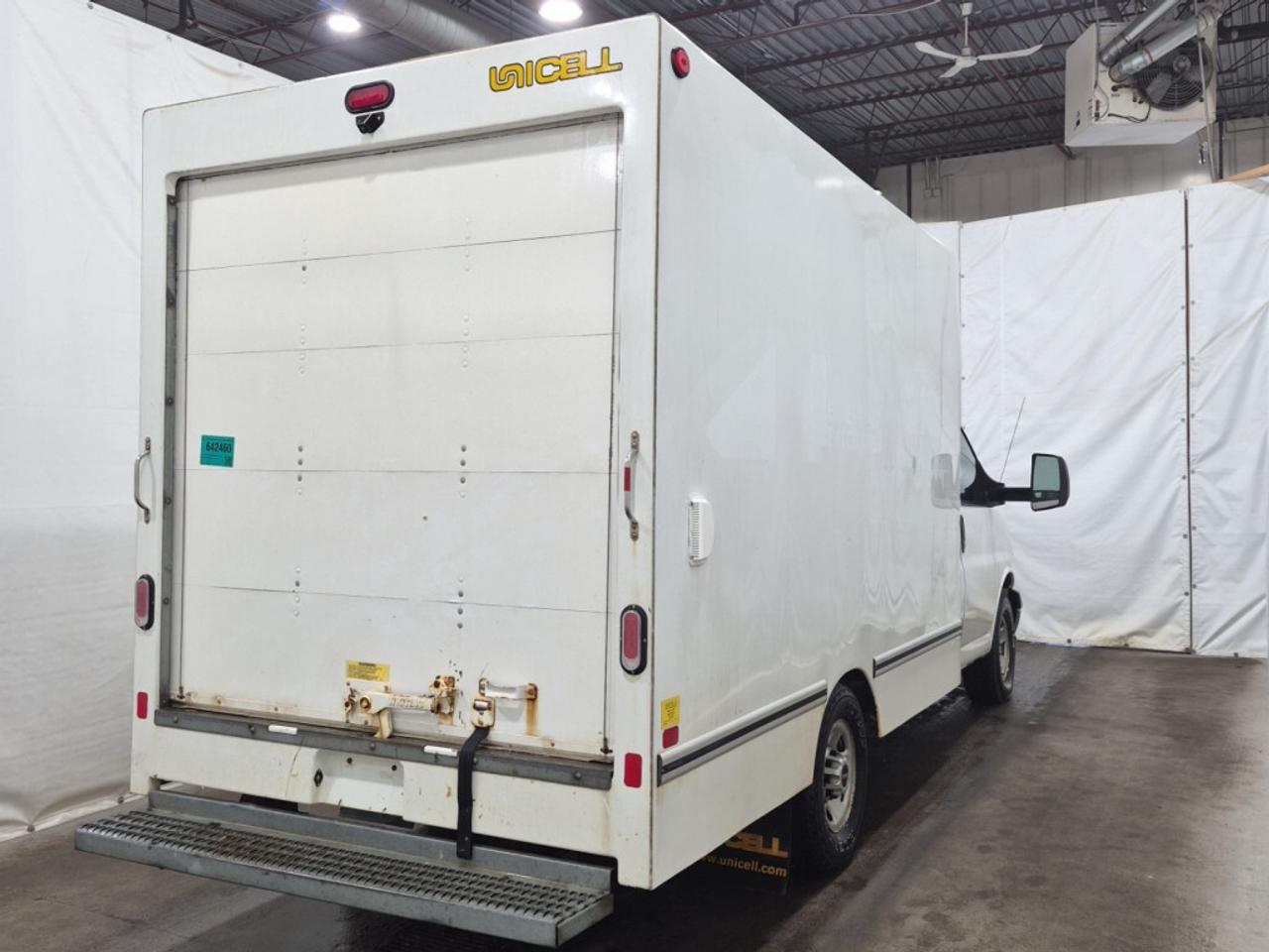 2019 GMC Savana 12Ft Aerocell Box + Over Cab - V6 Gas - All Servic Photo