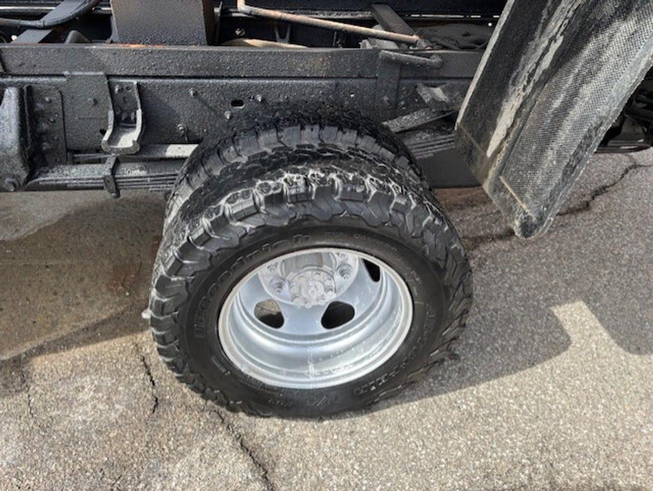 2012 Chevrolet Silverado 3500HD REGULAR CAB 9.5 FOOT DEL DUMP BOX-NEW TIRES-BRAKES Photo