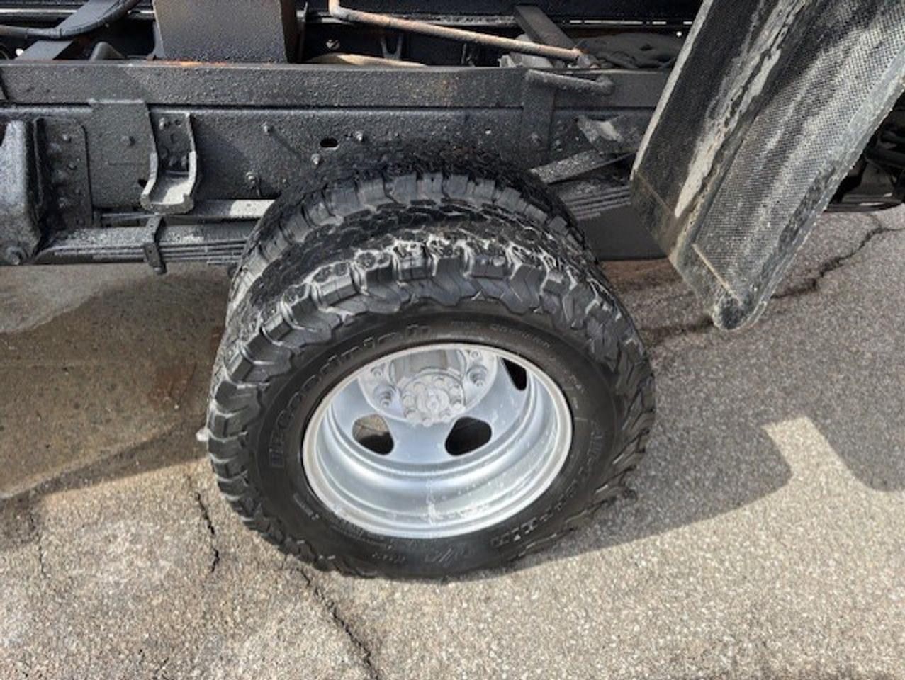 2012 Chevrolet Silverado 3500HD REGULAR CAB 9.5 FOOT DEL DUMP BOX-NEW TIRES-BRAKES Photo