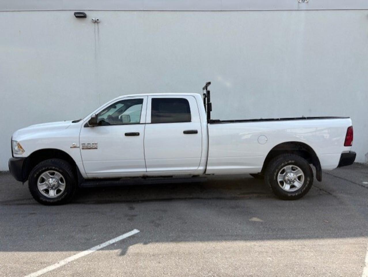 2016 RAM 3500 4WD 6.7L CUMMINS DIESEL-CREW CAB-LONG BOX-ONLY 74K Photo