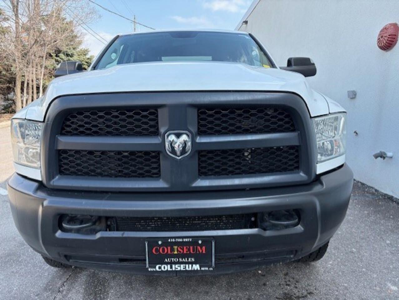 2016 RAM 3500 4WD 6.7L CUMMINS DIESEL-CREW CAB-LONG BOX-ONLY 74K Photo