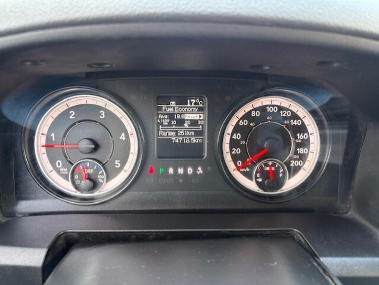 2016 RAM 3500 4WD 6.7L CUMMINS DIESEL-CREW CAB-LONG BOX-ONLY 74K Photo