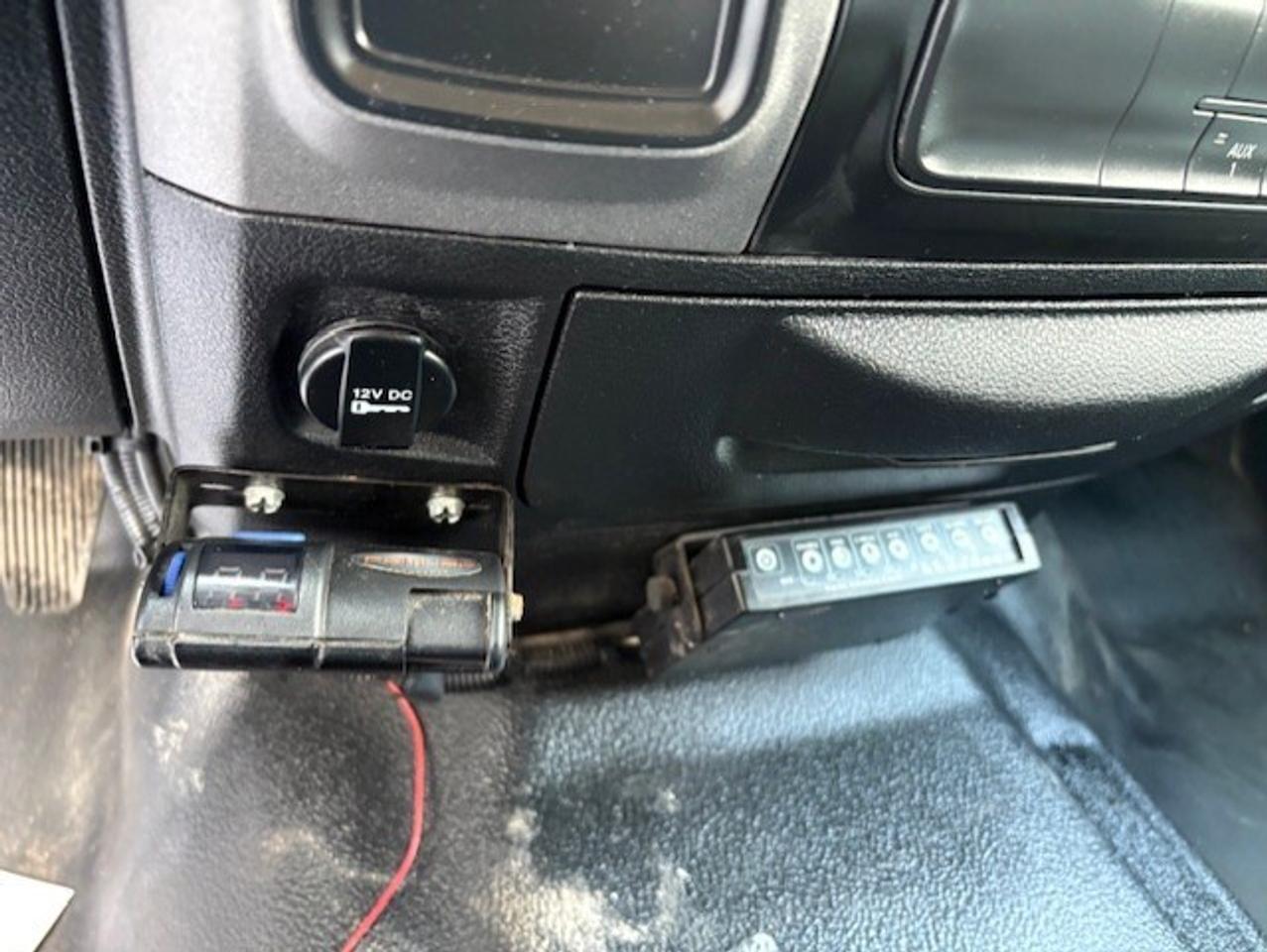 2016 RAM 3500 4WD 6.7L CUMMINS DIESEL-CREW CAB-LONG BOX-ONLY 74K Photo