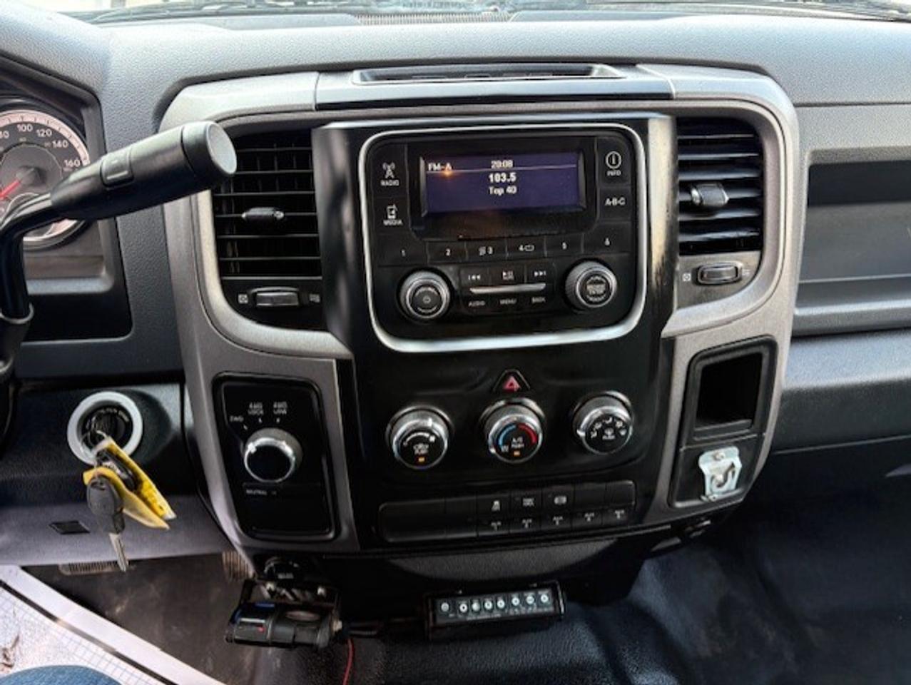 2016 RAM 3500 4WD 6.7L CUMMINS DIESEL-CREW CAB-LONG BOX-ONLY 74K Photo