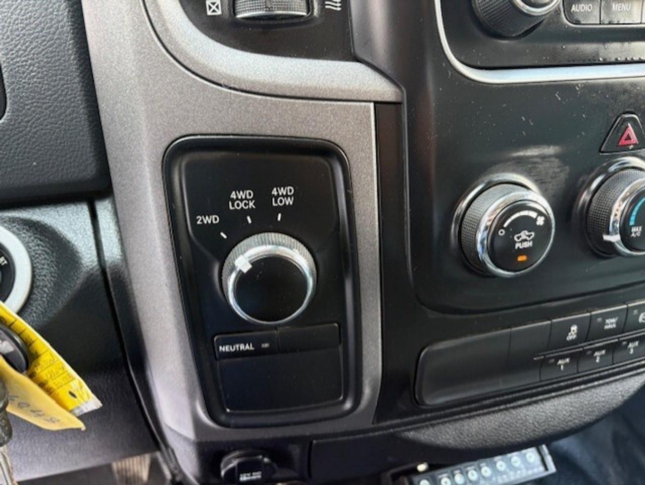 2016 RAM 3500 4WD 6.7L CUMMINS DIESEL-CREW CAB-LONG BOX-ONLY 74K Photo