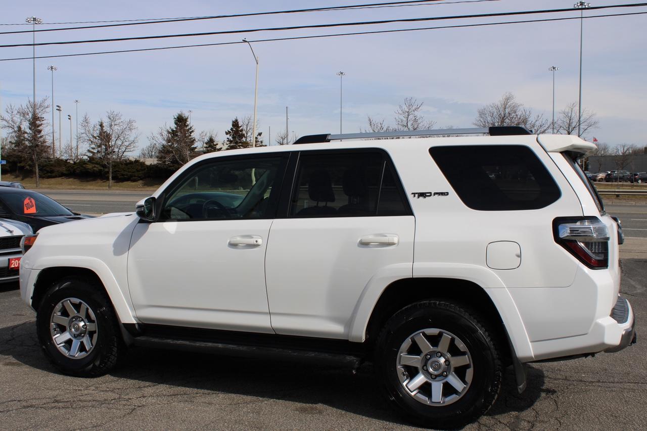 2016 Toyota 4Runner SR5 4WD SAFETY INCLUDED Photo4