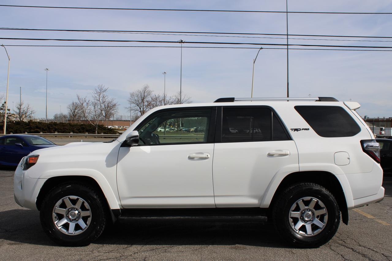 2016 Toyota 4Runner SR5 4WD SAFETY INCLUDED Photo3