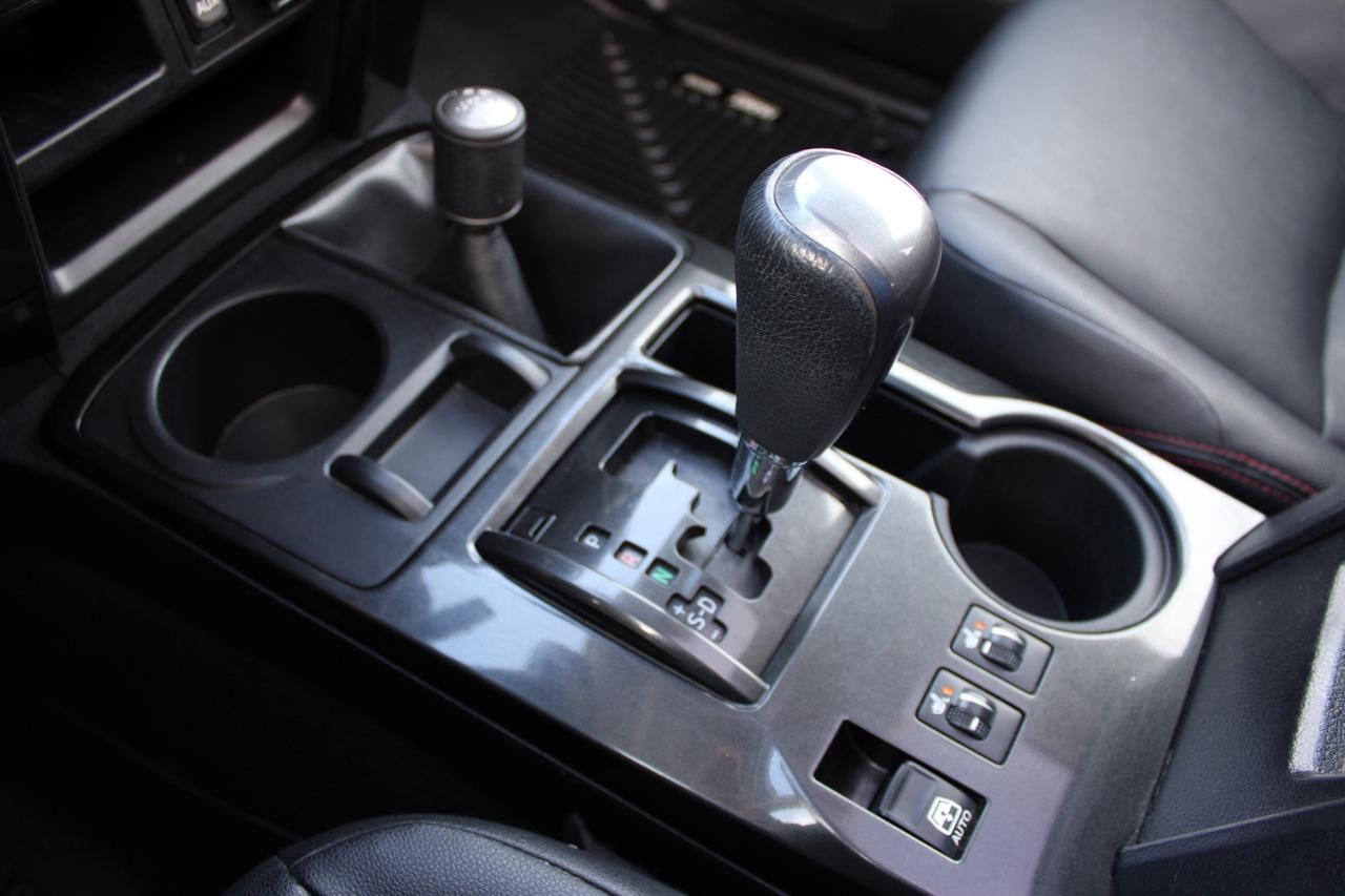 2016 Toyota 4Runner SR5 4WD SAFETY INCLUDED Photo