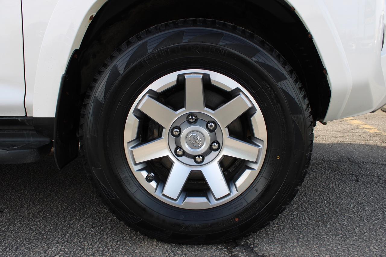 2016 Toyota 4Runner SR5 4WD SAFETY INCLUDED Photo