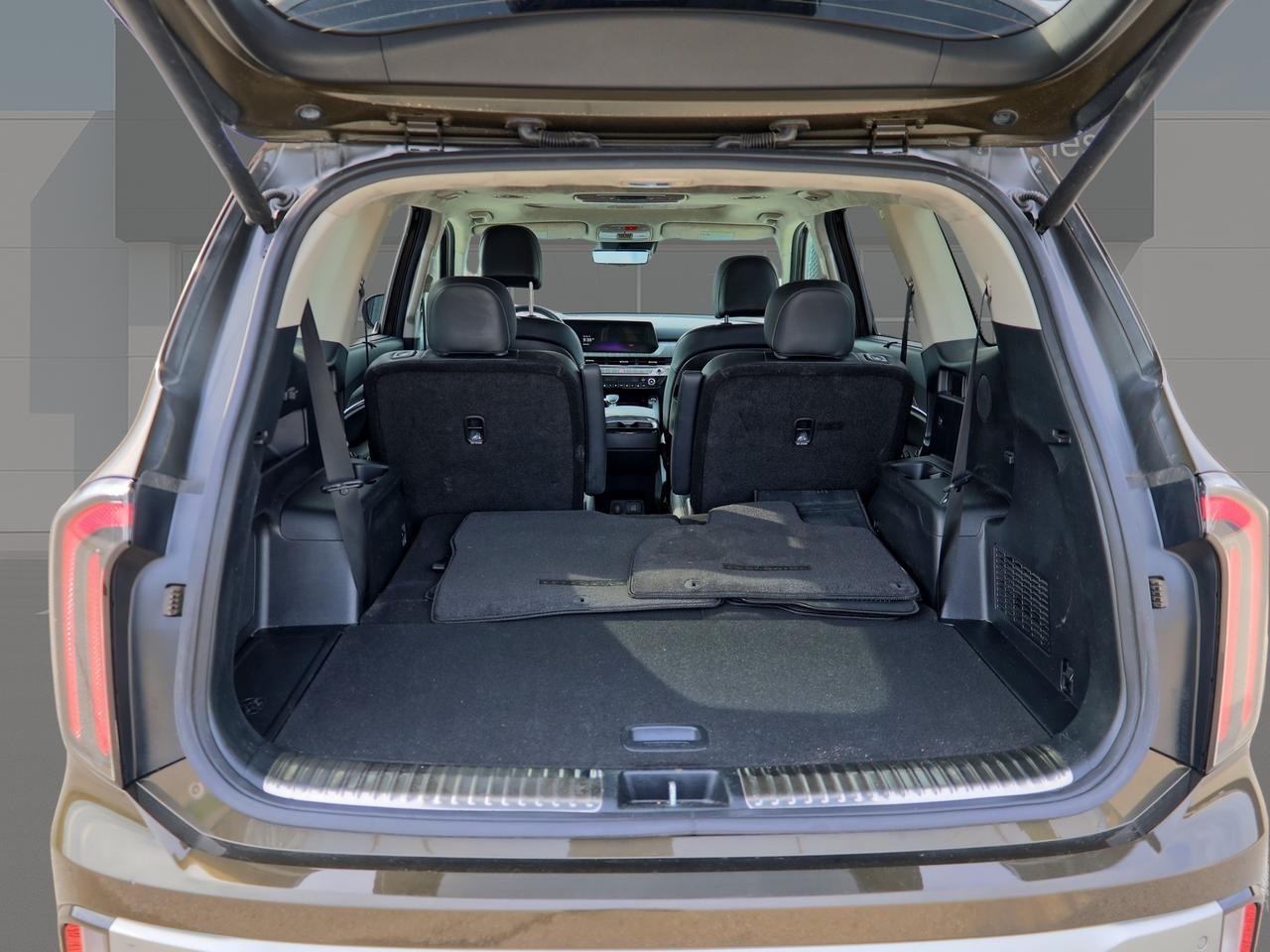 2023 Kia Telluride SX Limited   HUD   Nappa Leather   FDM Photo
