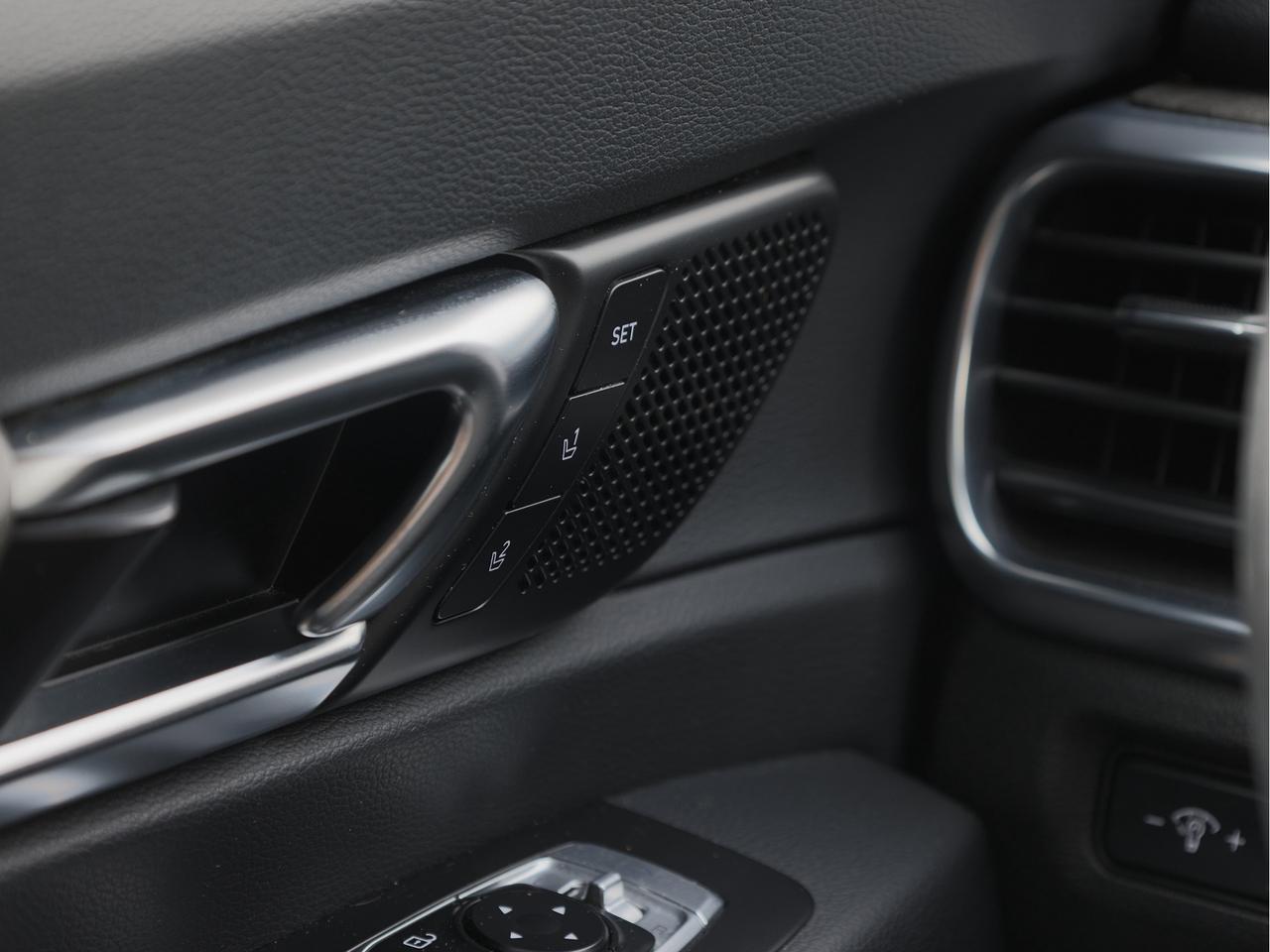 2023 Kia Telluride SX Limited   HUD   Nappa Leather   FDM Photo