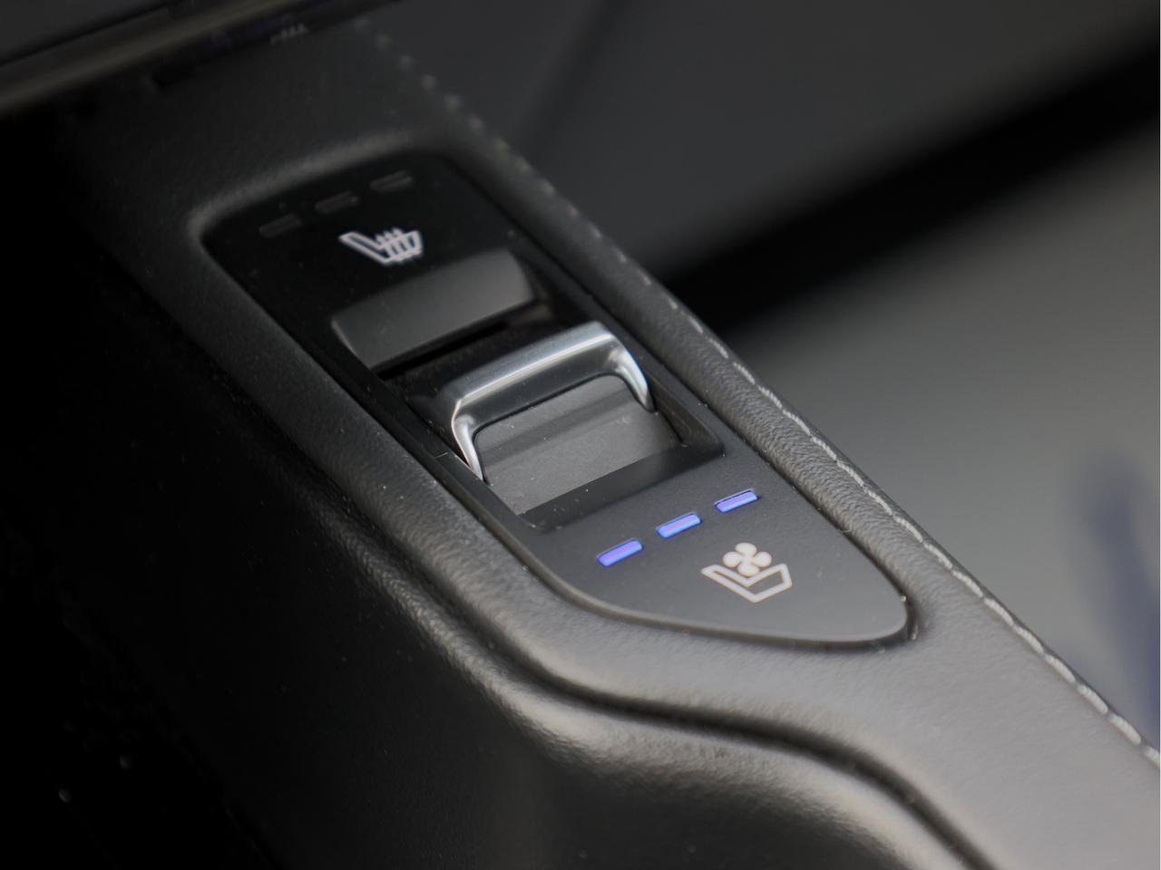 2023 Kia Telluride SX Limited   HUD   Nappa Leather   FDM Photo