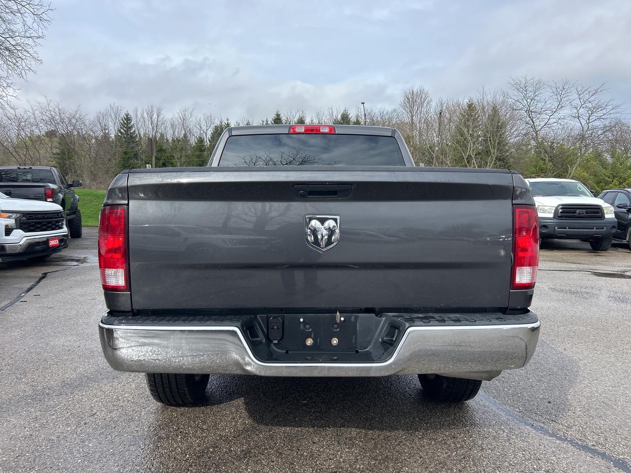 2023 RAM 1500 Classic SLT, 6 PASSENGER, 4X4, 5.7L HEMI, BACK UP CAMERA! Photo