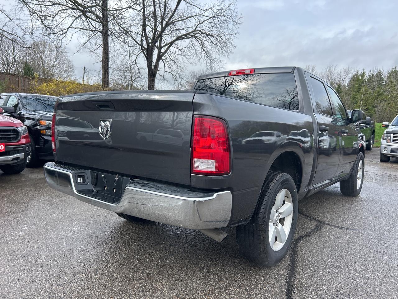 2023 RAM 1500 Classic SLT, 6 PASSENGER, 4X4, 5.7L HEMI, BACK UP CAMERA! Photo