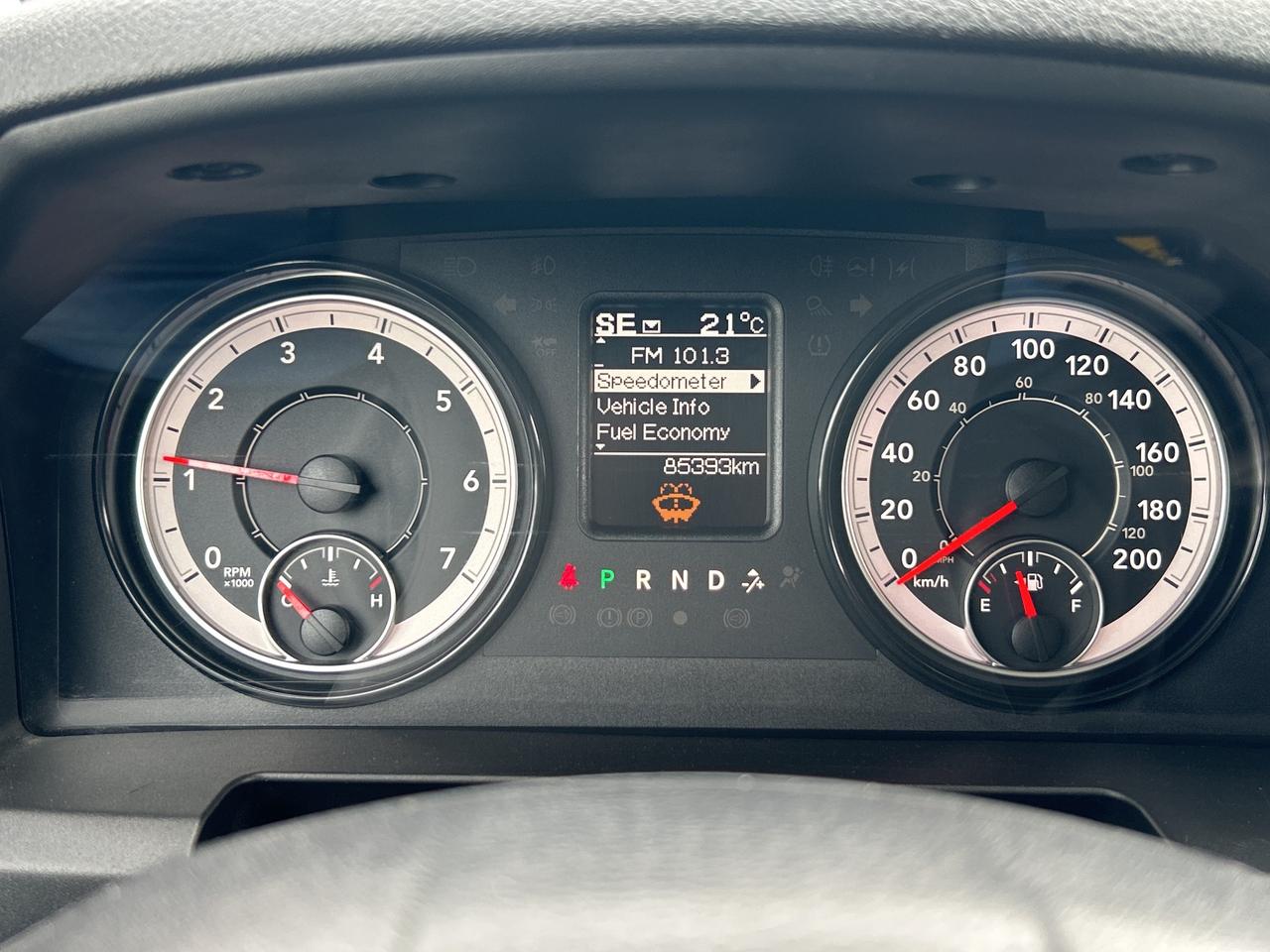 2023 RAM 1500 Classic SLT, 6 PASSENGER, 4X4, 5.7L HEMI, BACK UP CAMERA! Photo