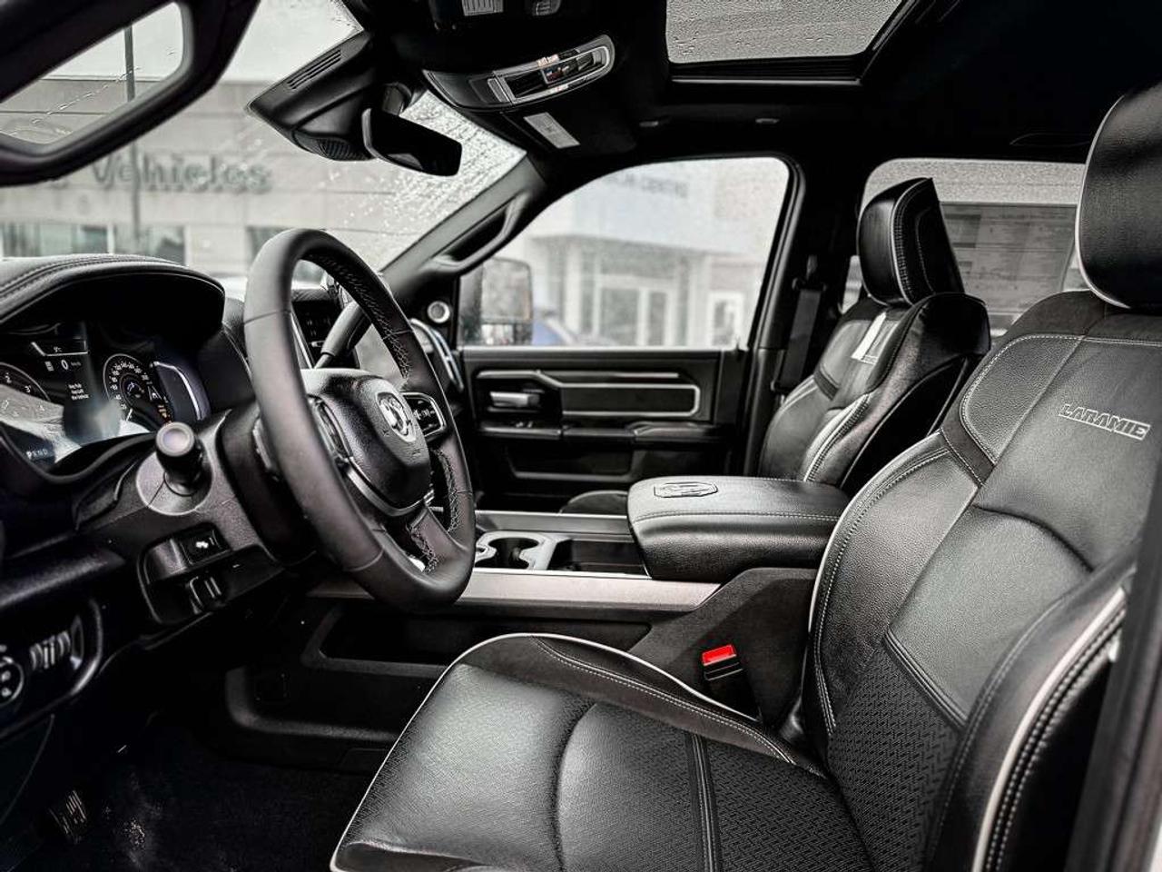 2025 RAM 3500 Laramie   CREW   LEVEL 2 PLUS   SPORT APPEARANCE PKG   SUNROOF   5TH WHEEL PREP Photo