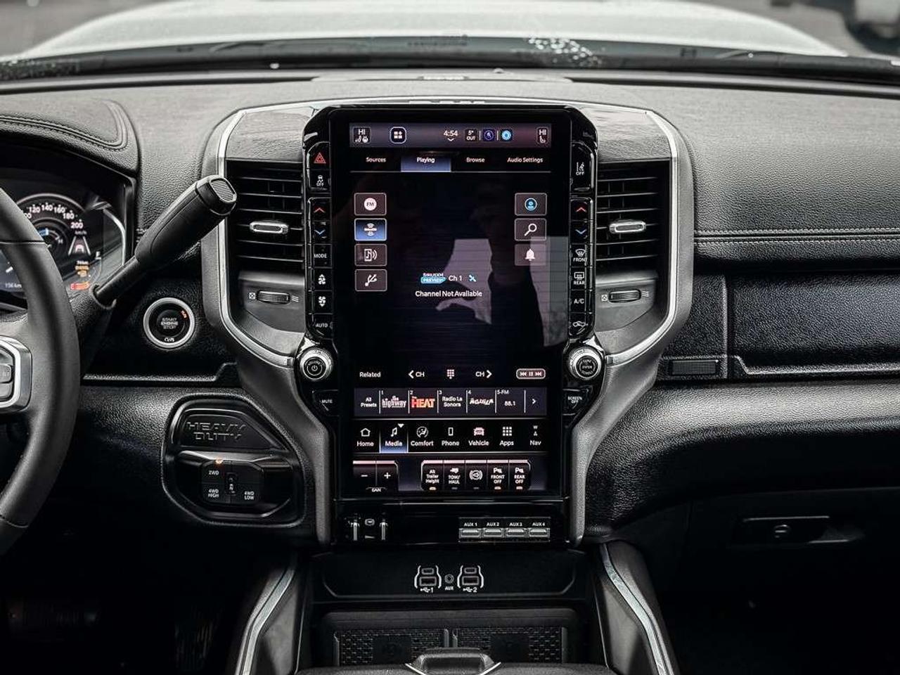 2025 RAM 3500 Laramie   CREW   LEVEL 2 PLUS   SPORT APPEARANCE PKG   SUNROOF   5TH WHEEL PREP Photo