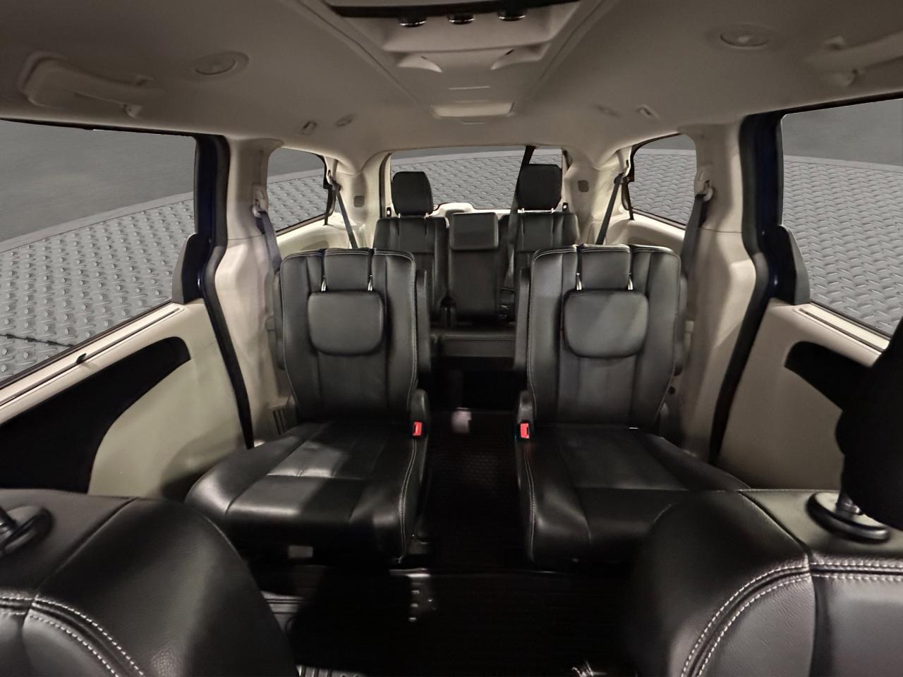 2020 Dodge Grand Caravan Crew | Reverse Cam | Heated Seats Photo