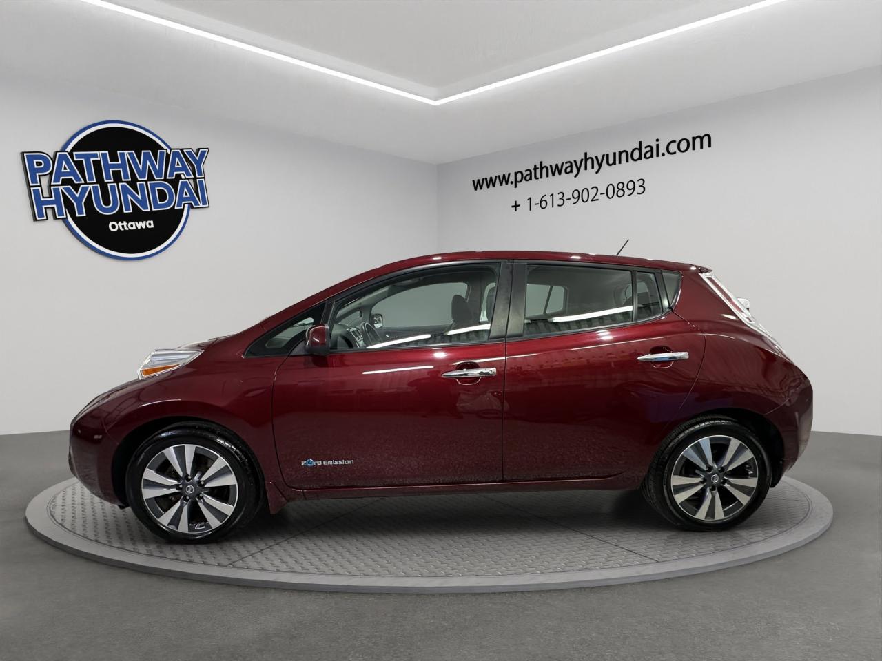 2017 Nissan Leaf SL | Reverse Cam | Heated Seats Photo