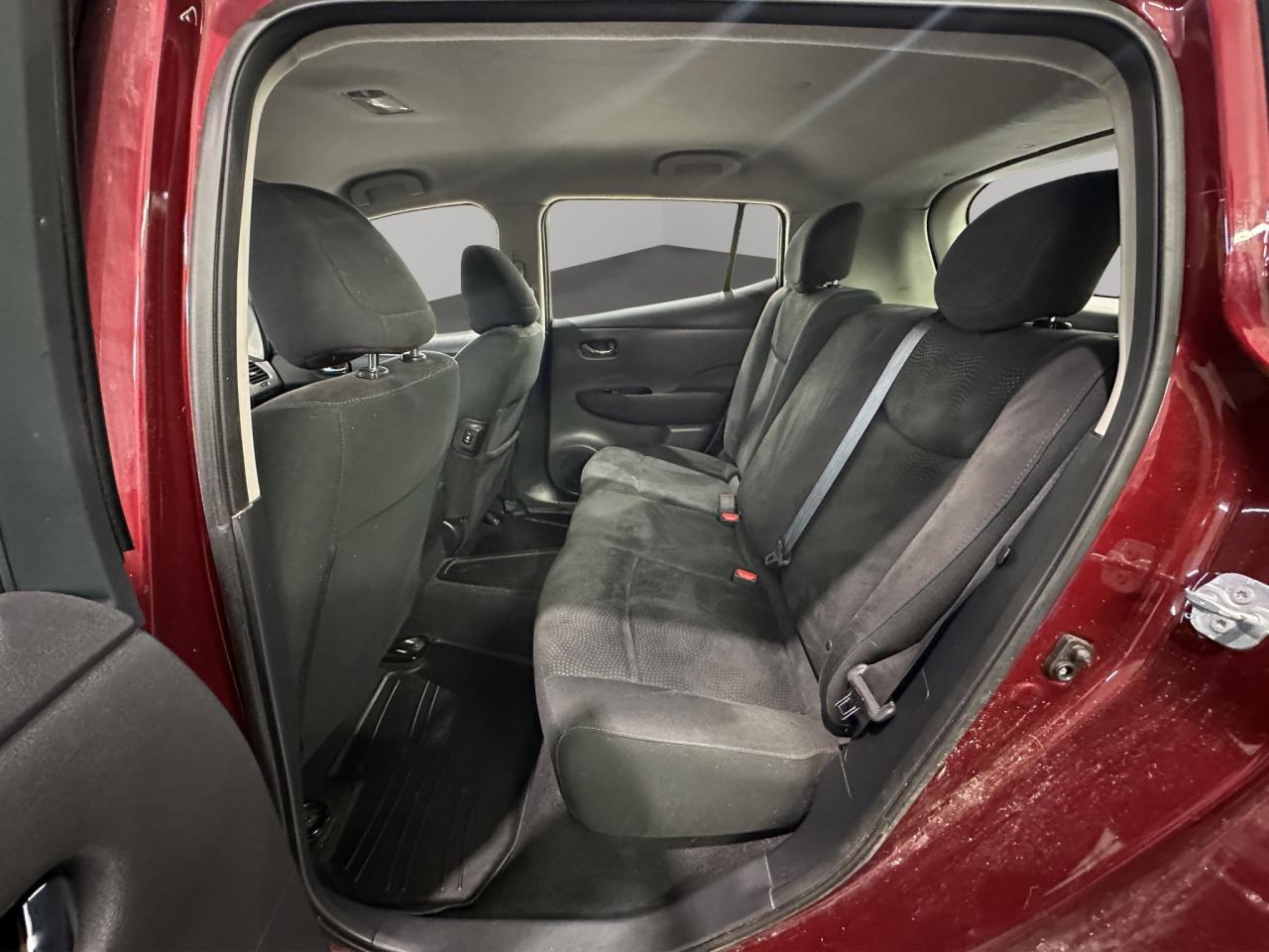 2017 Nissan Leaf SL | Reverse Cam | Heated Seats Photo