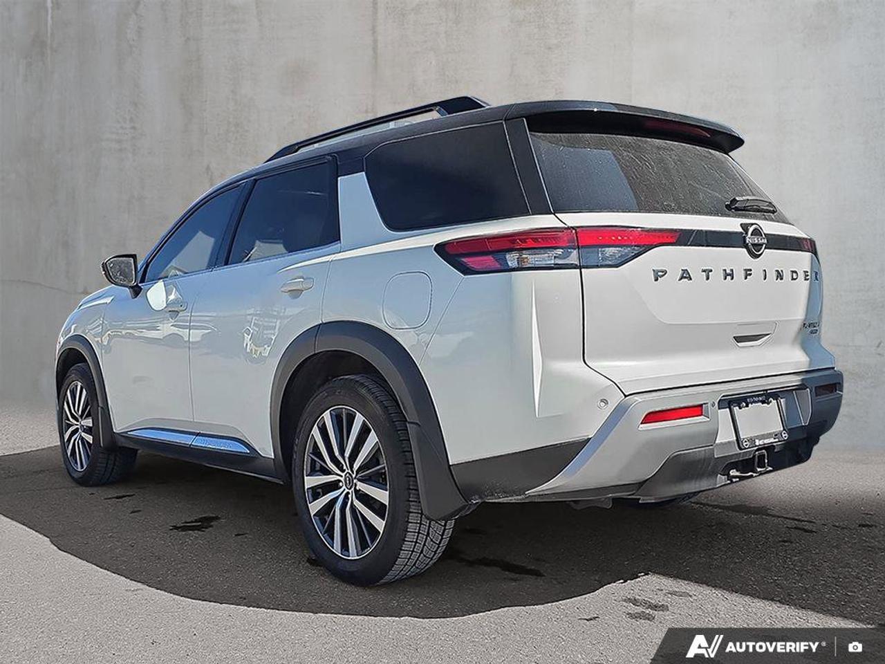 2022 Nissan Pathfinder Platinum | Wireless Apple Car Play | 3 Row Seating | Photo