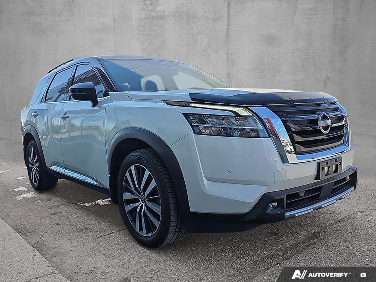 2022 Nissan Pathfinder Platinum | Wireless Apple Car Play | 3 Row Seating | Photo