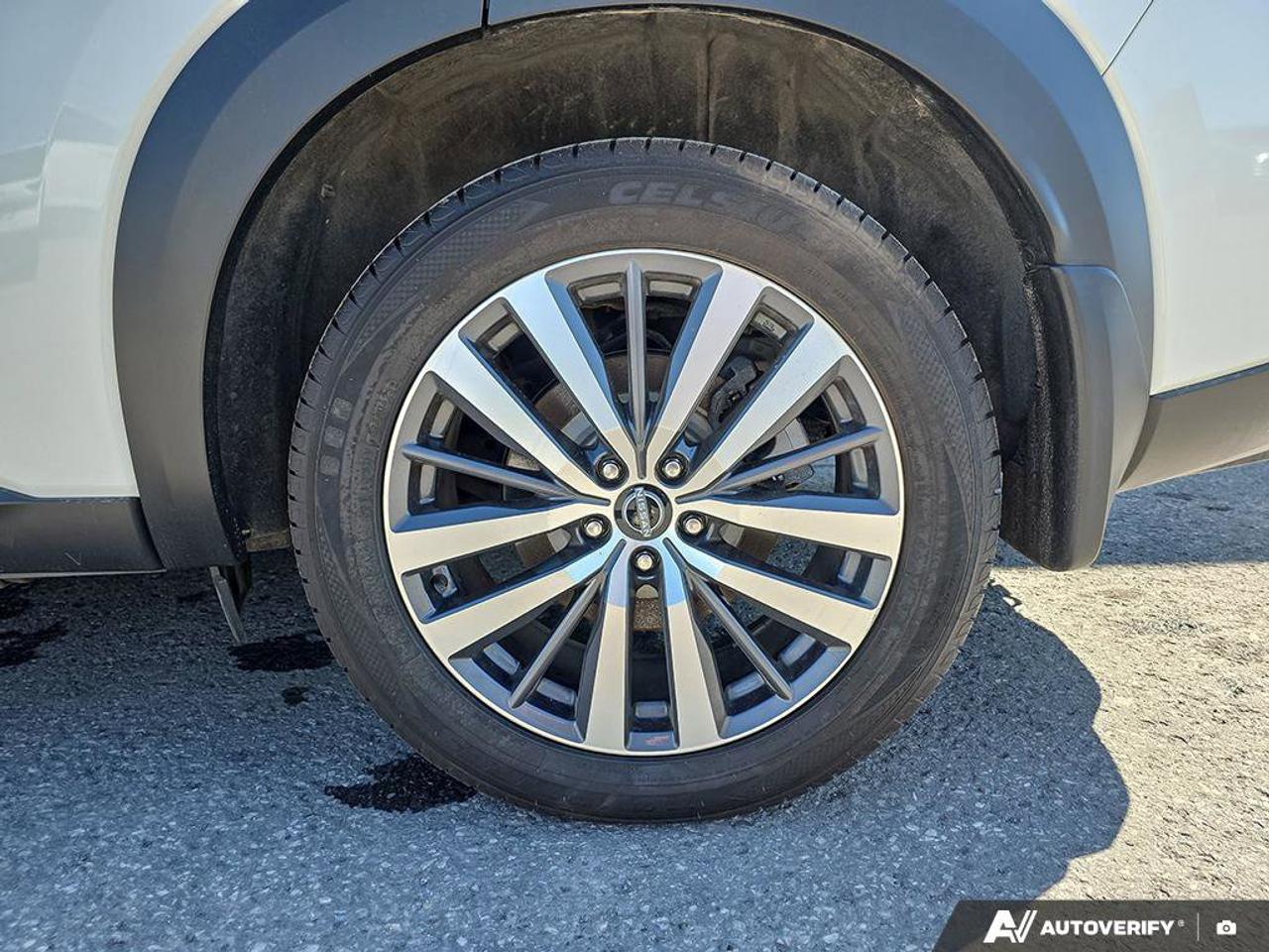 2022 Nissan Pathfinder Platinum | Wireless Apple Car Play | 3 Row Seating | Photo