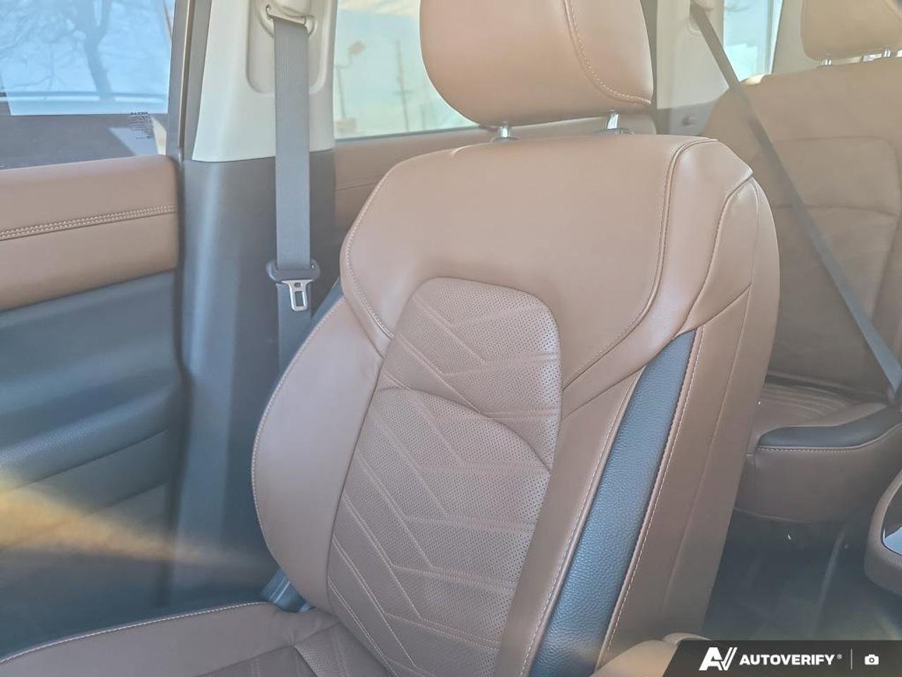 2022 Nissan Pathfinder Platinum | Wireless Apple Car Play | 3 Row Seating | Photo
