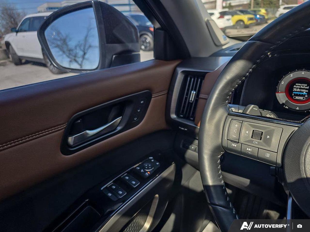 2022 Nissan Pathfinder Platinum | Wireless Apple Car Play | 3 Row Seating | Photo