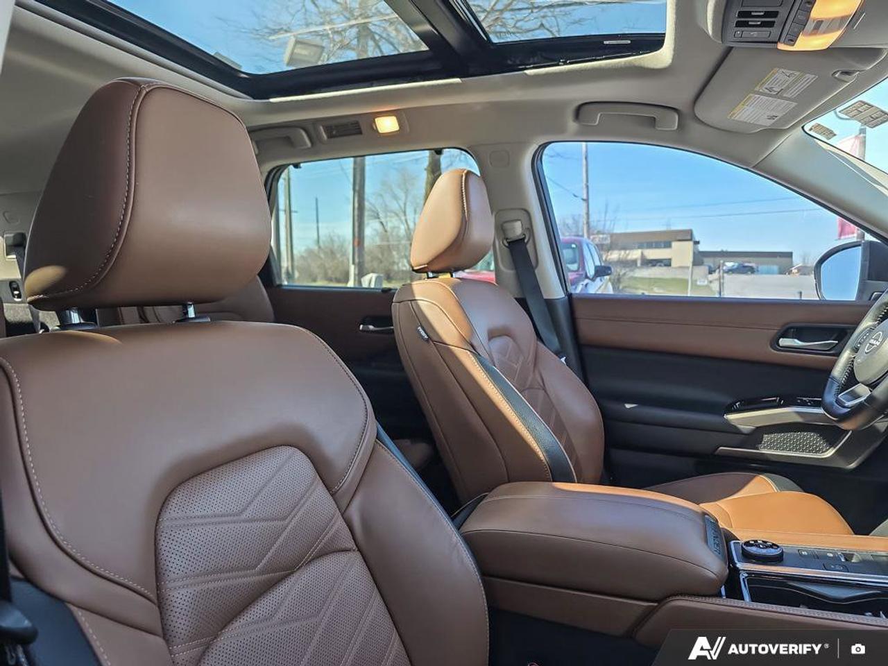 2022 Nissan Pathfinder Platinum | Wireless Apple Car Play | 3 Row Seating | Photo
