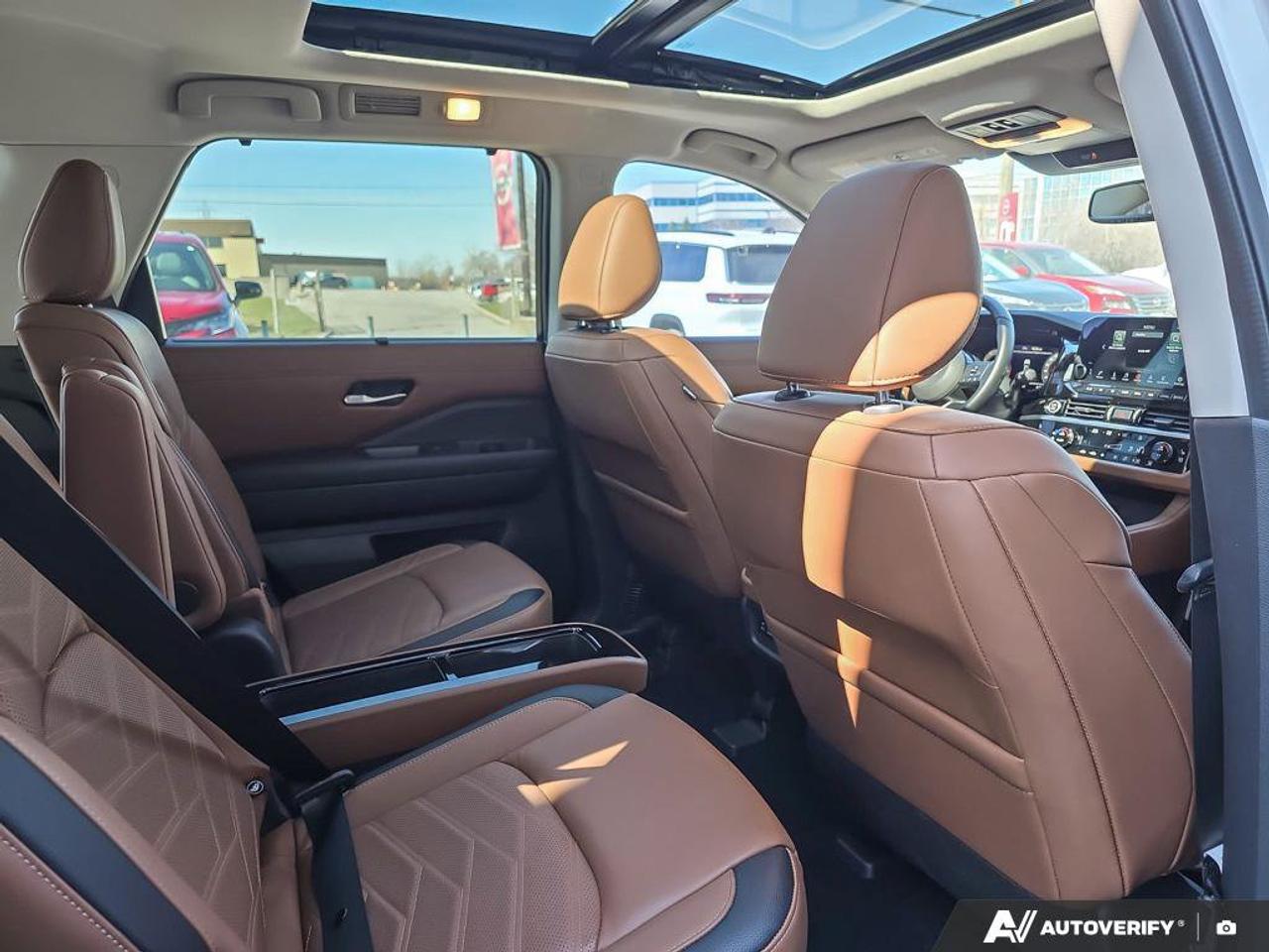 2022 Nissan Pathfinder Platinum | Wireless Apple Car Play | 3 Row Seating | Photo