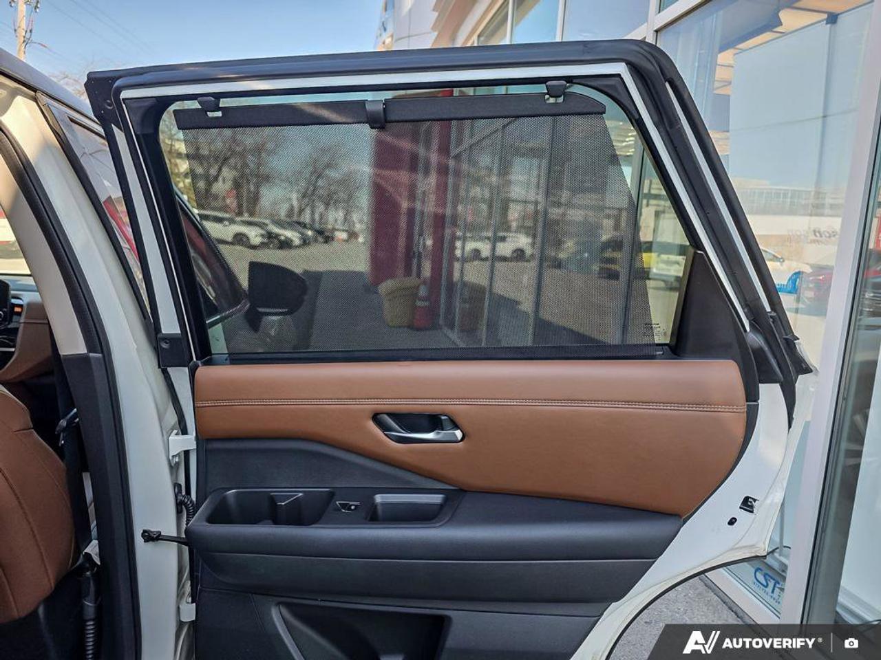 2022 Nissan Pathfinder Platinum | Wireless Apple Car Play | 3 Row Seating | Photo