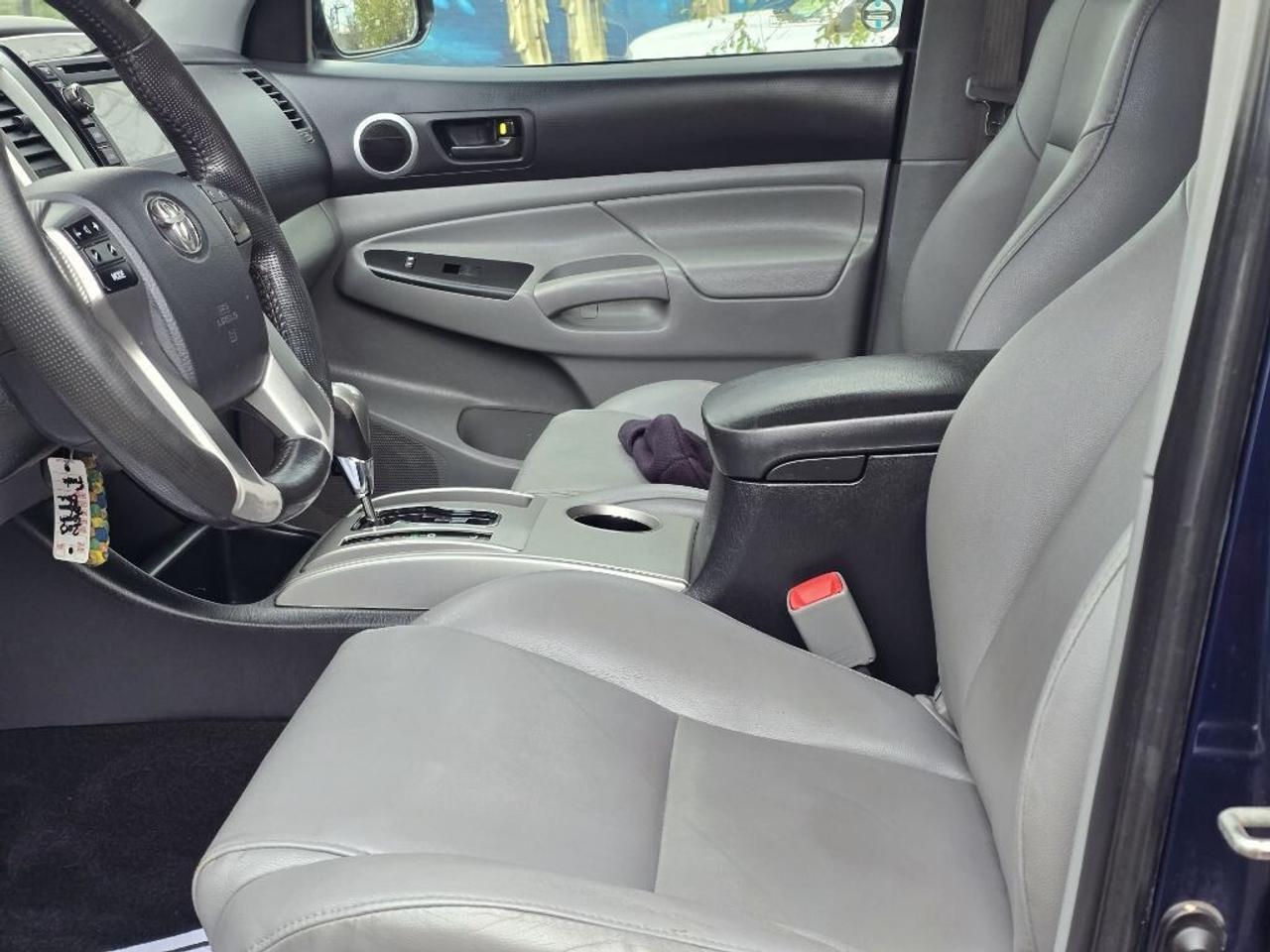 2013 Toyota Tacoma V6 4X4 Photo