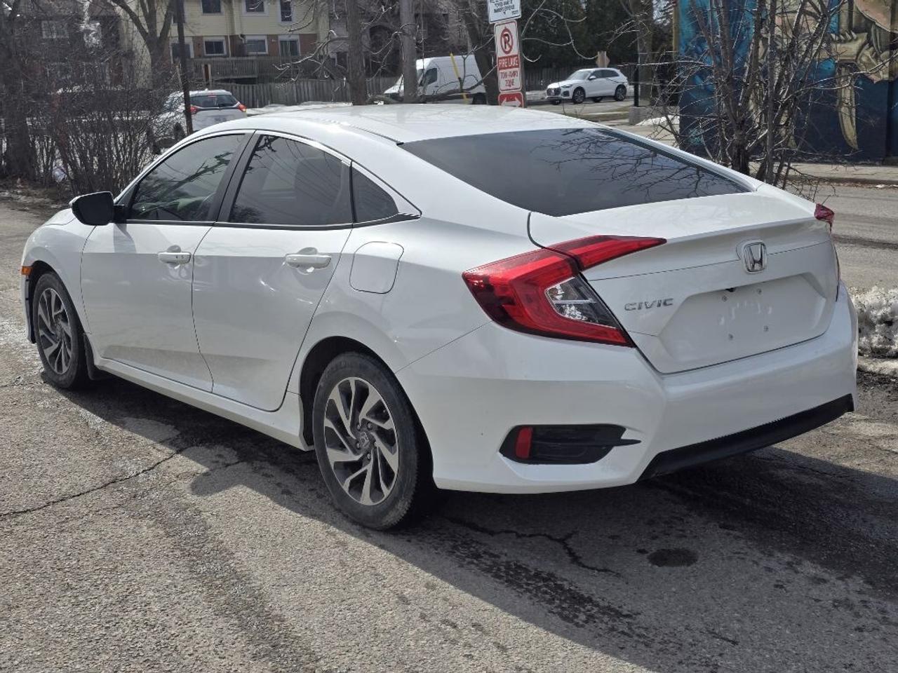 2017 Honda Civic Sedan 4dr CVT EX Photo