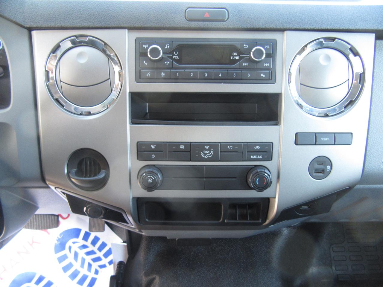 2023 Ford F-650 16FT UNICELL BOX POWER LIFTGATE Photo