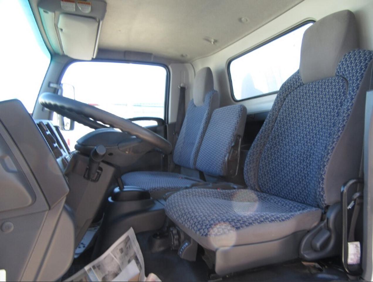 2024 Isuzu NPR GAS 20FT HIGH & WIDE BOX POWER LIFT GATE Photo