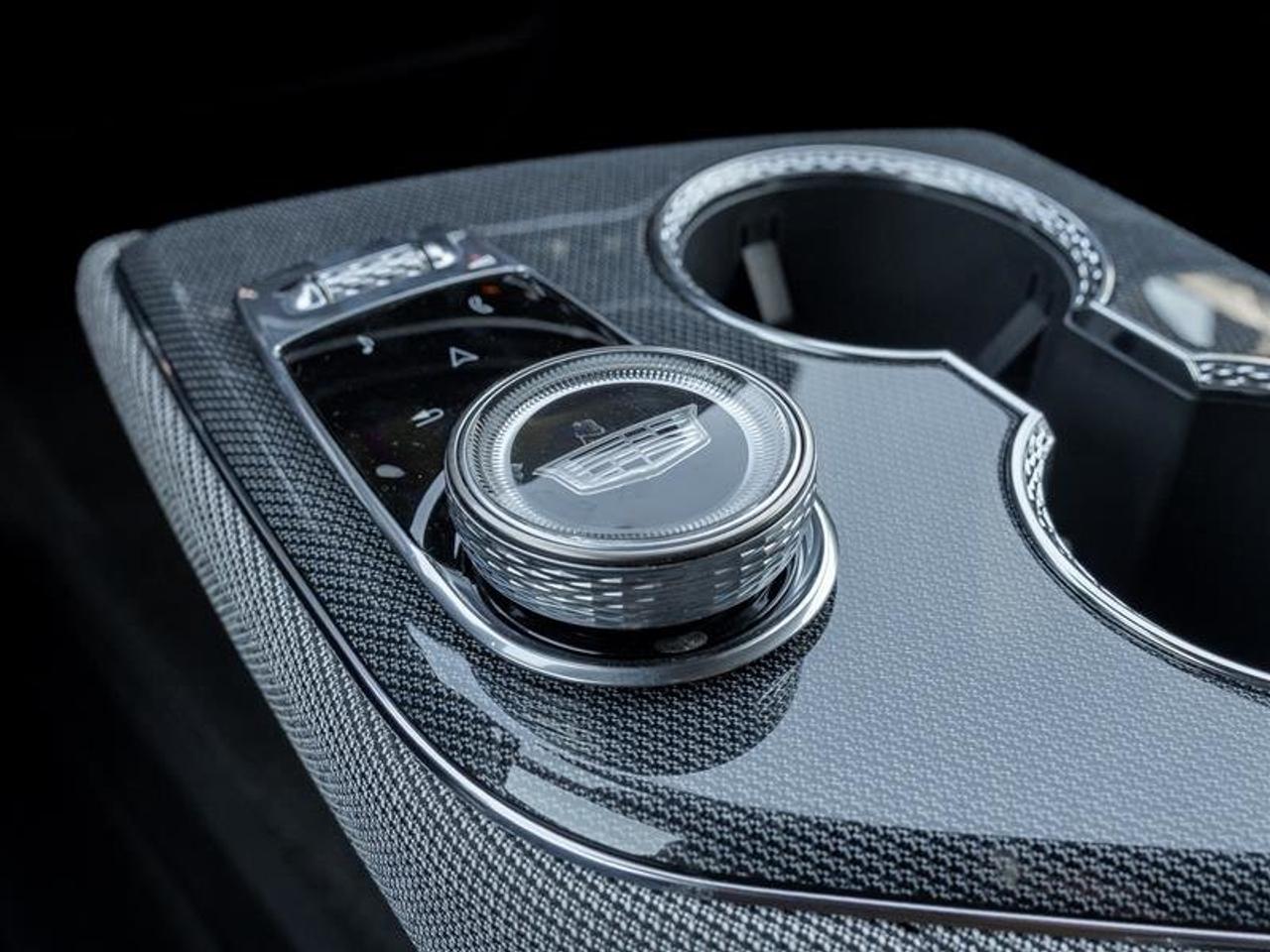 2026 Cadillac OPTIQ Luxury Photo
