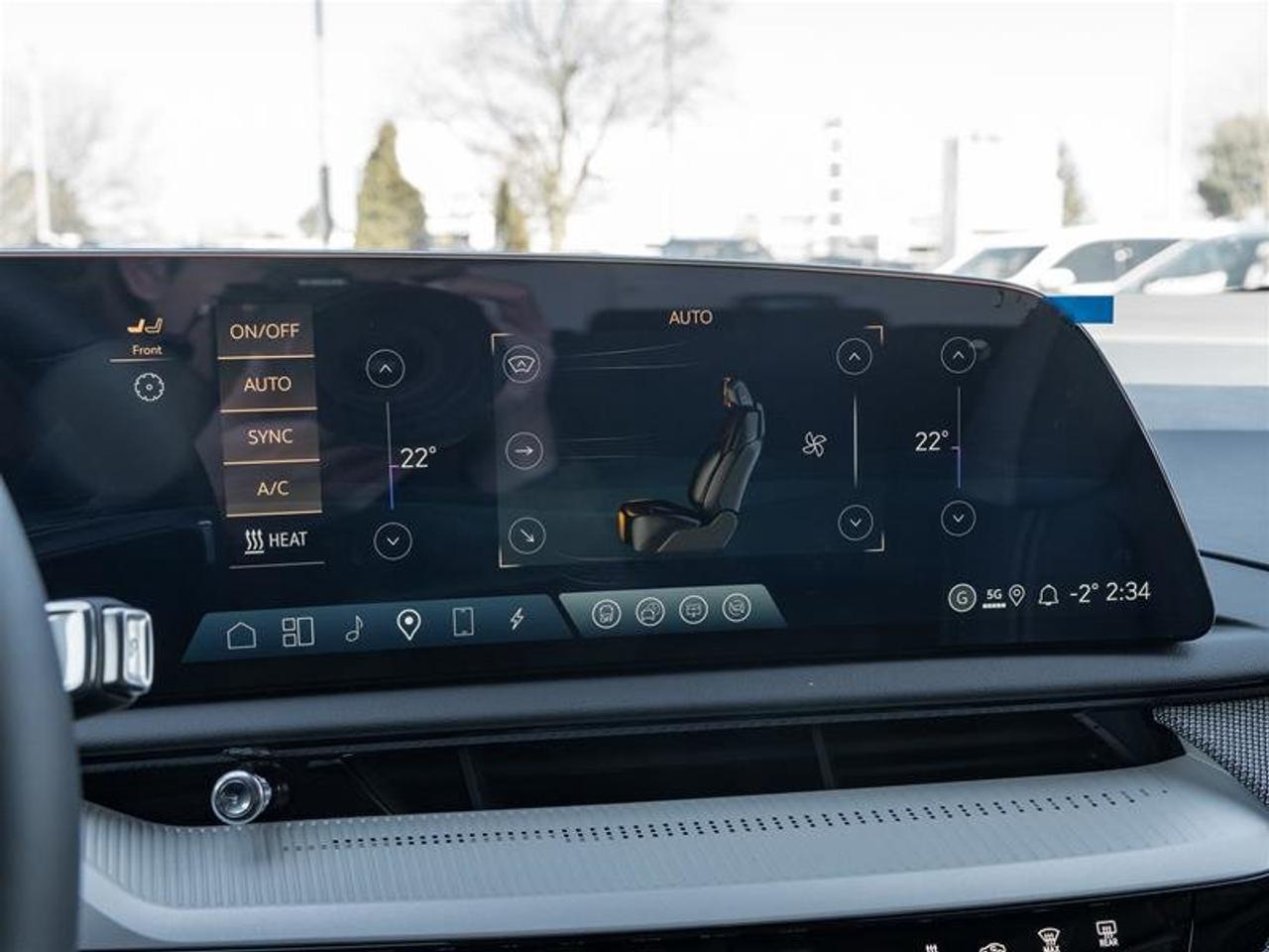 2026 Cadillac OPTIQ Luxury Photo