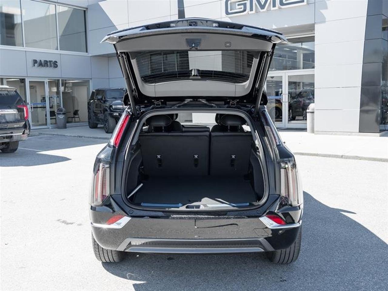 2026 Cadillac OPTIQ Luxury Photo