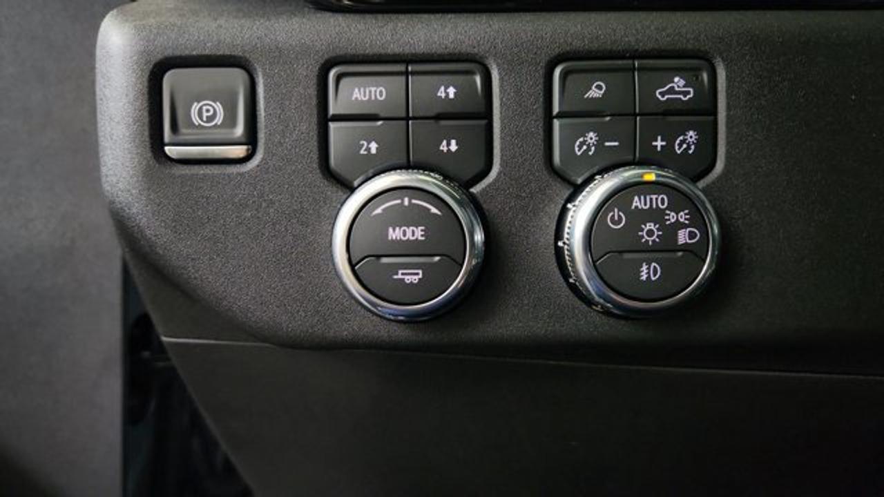 13725083