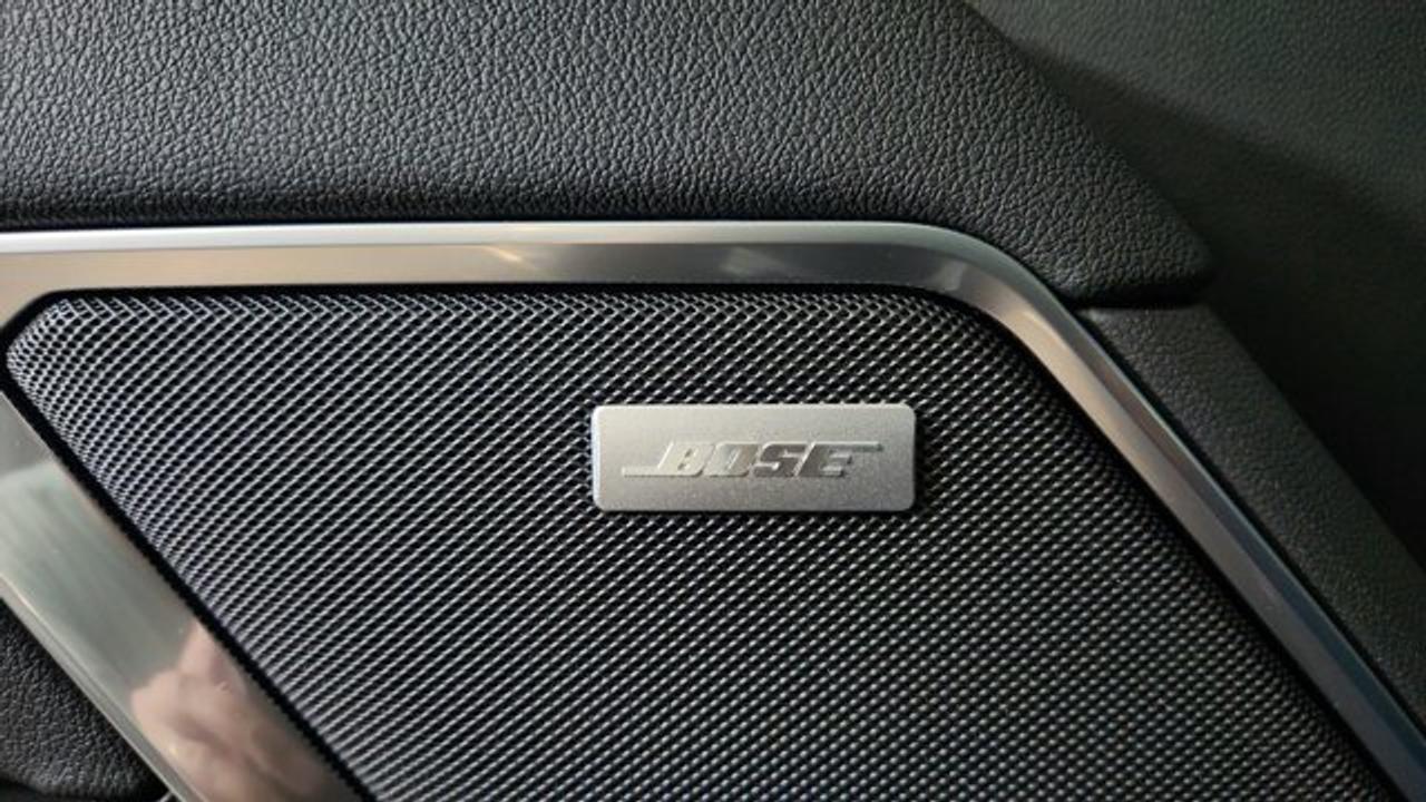 13725083