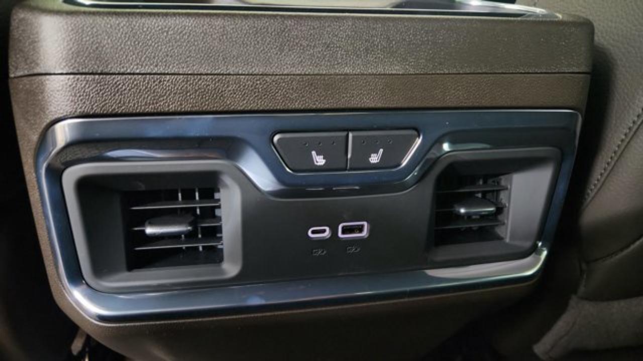13725089