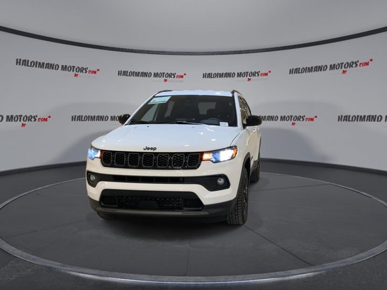 2025 Jeep Compass Altitude 4x4 | Leather Seats |No accidents Photo2