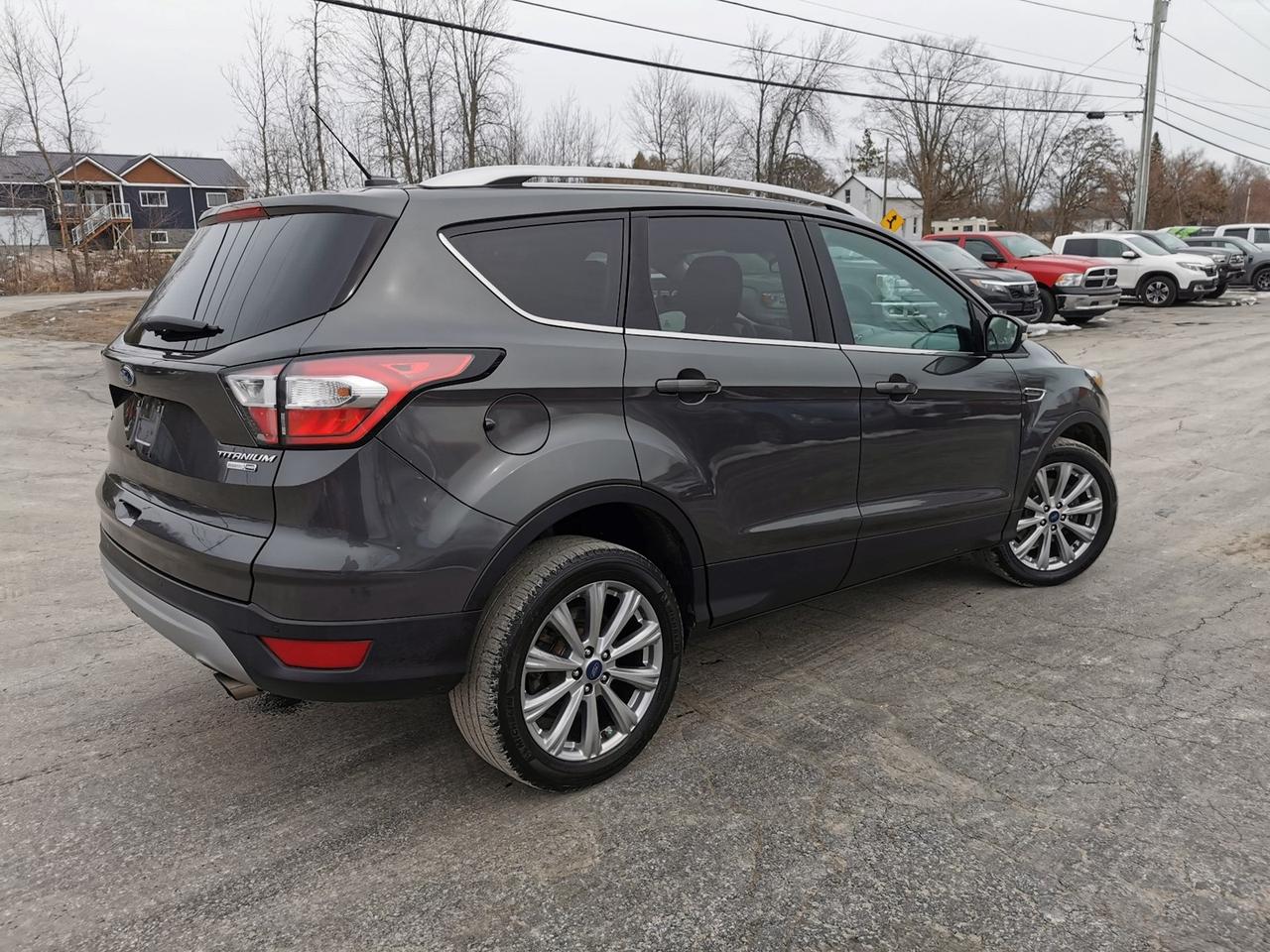 2017 Ford Escape Titanium Photo4