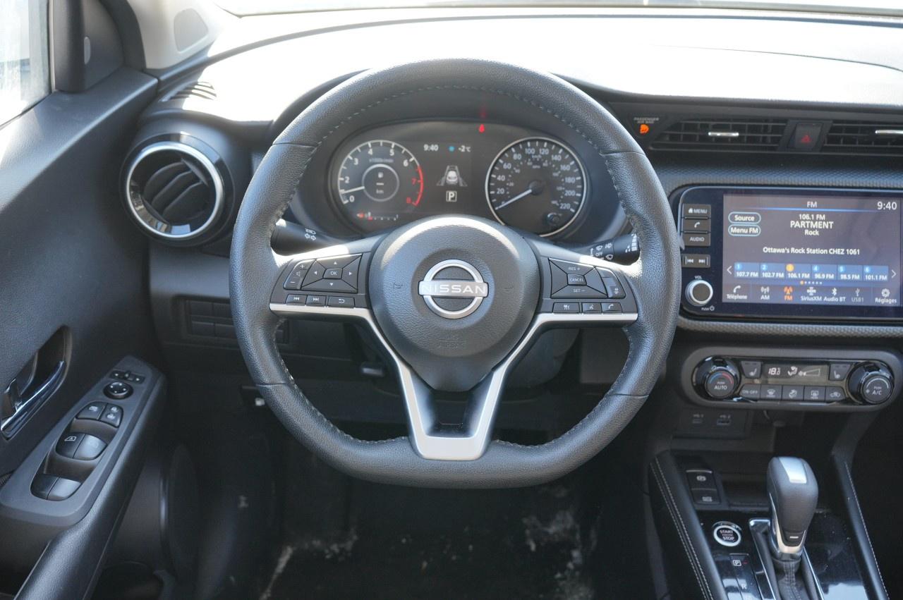 2022 Nissan Kicks SV FWD Photo